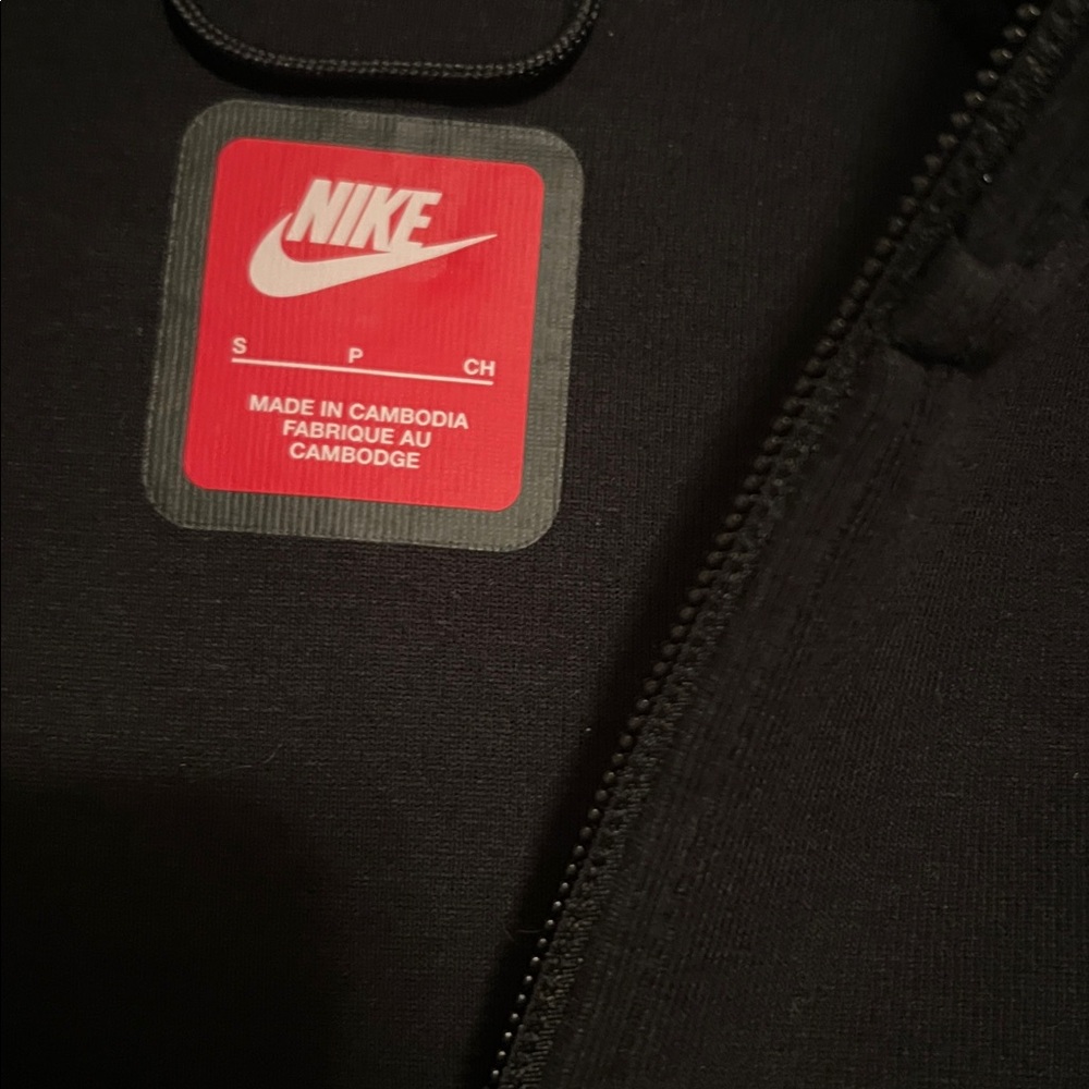 Nike Men’s Two-Tone Black and Gray Zip Up Hoodie - Picture 2 of 11